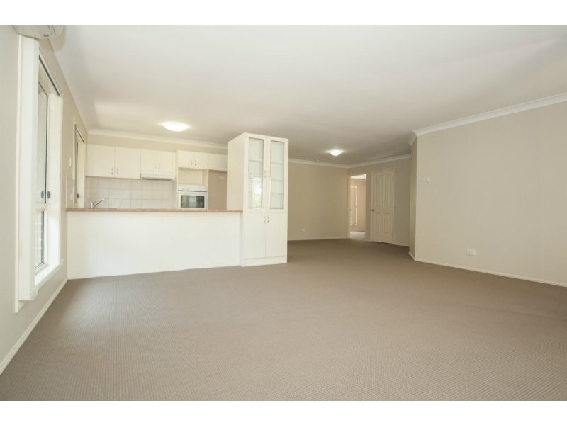 1/12 Jacqueline Avenue, Labrador QLD 4215