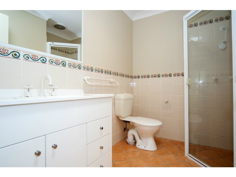 1/12 Jacqueline Avenue, Labrador QLD 4215