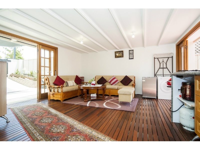 8 Footscray Court, Arundel QLD 4214