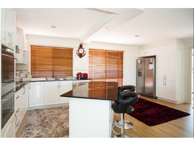 8 Footscray Court, Arundel QLD 4214