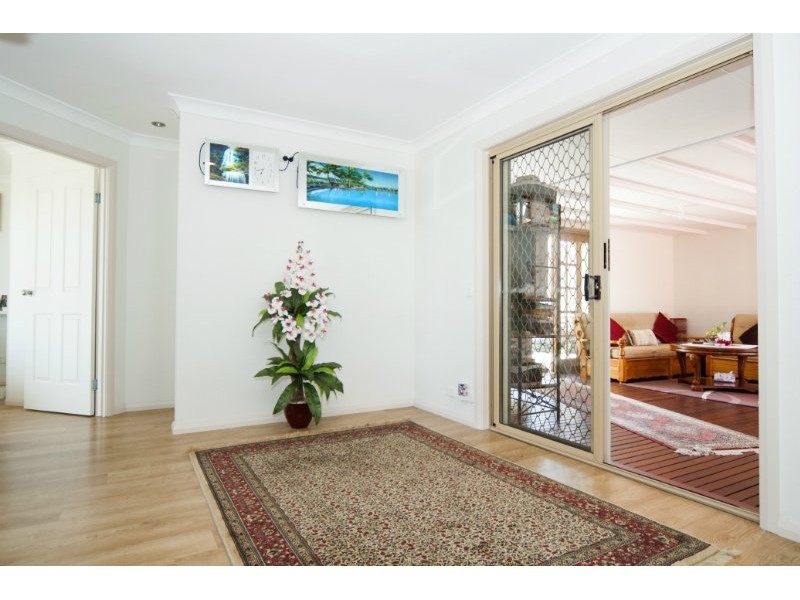 8 Footscray Court, Arundel QLD 4214