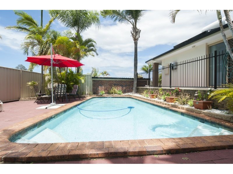 8 Footscray Court, Arundel QLD 4214