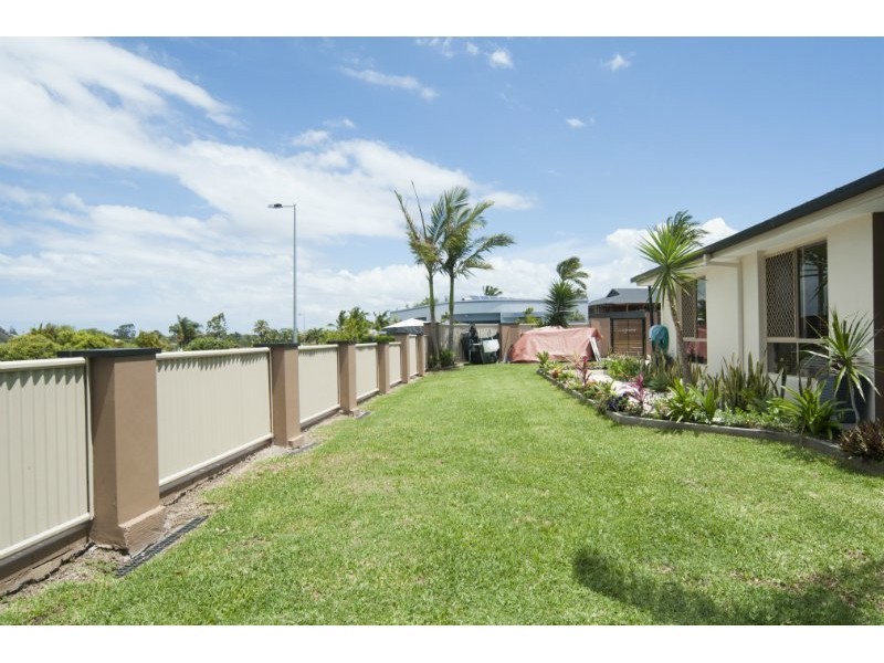 8 Footscray Court, Arundel QLD 4214
