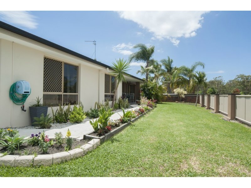 8 Footscray Court, Arundel QLD 4214