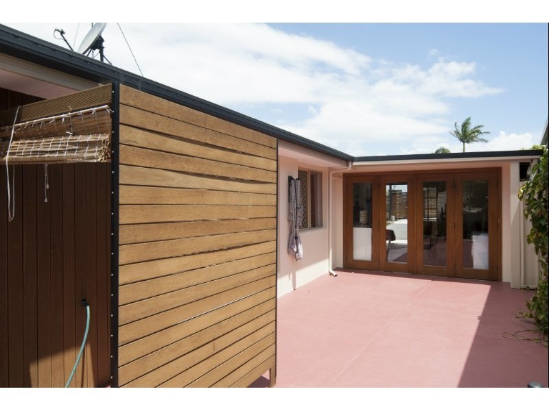 8 Footscray Court, Arundel QLD 4214