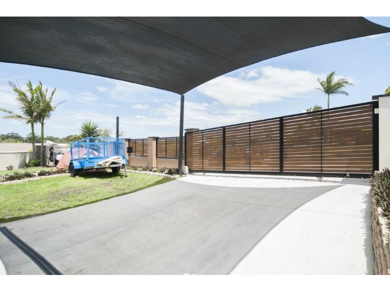 8 Footscray Court, Arundel QLD 4214