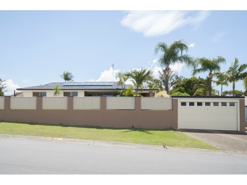 8 Footscray Court, Arundel QLD 4214