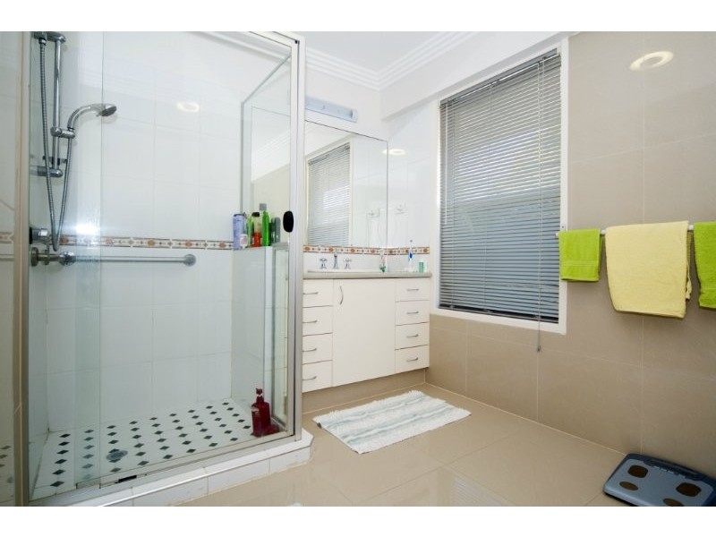 13 Clifton Street, Biggera Waters QLD 4216