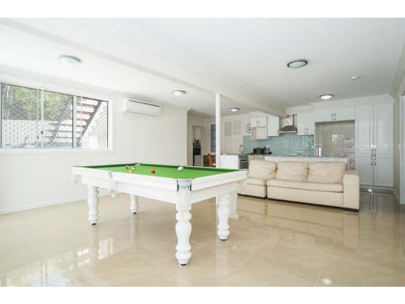 13 Clifton Street, Biggera Waters QLD 4216