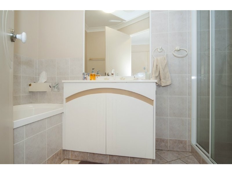 1/105 Muir Street, Labrador QLD 4215