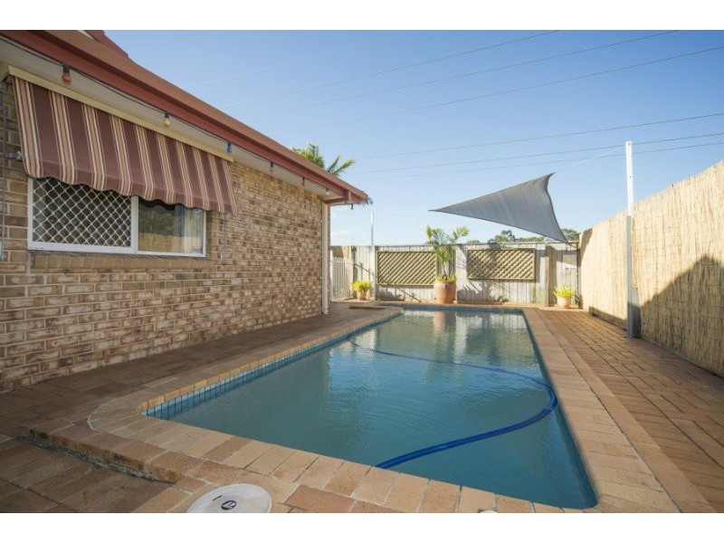 2/13 Jannie Court, Labrador QLD 4215