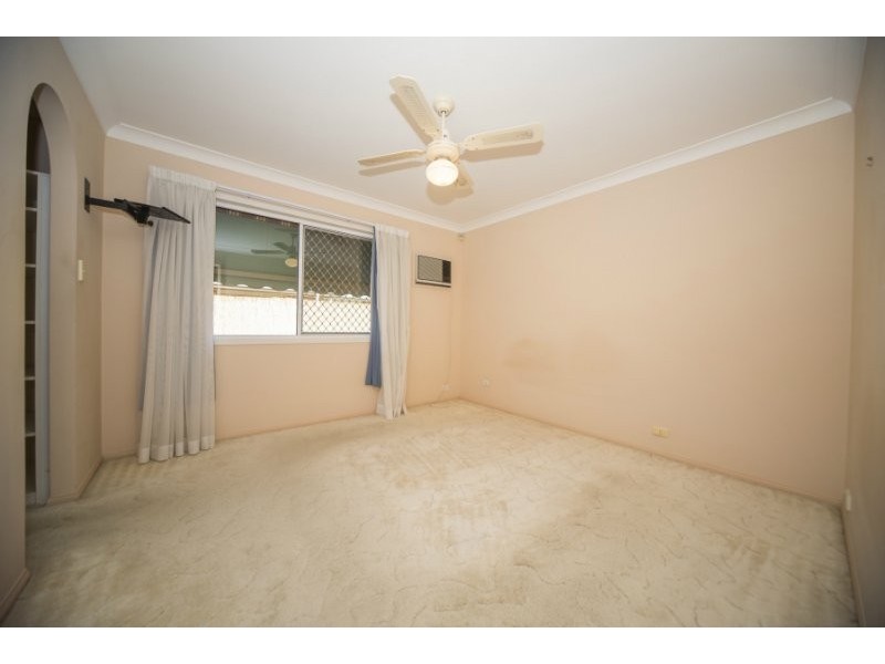 2/13 Jannie Court, Labrador QLD 4215