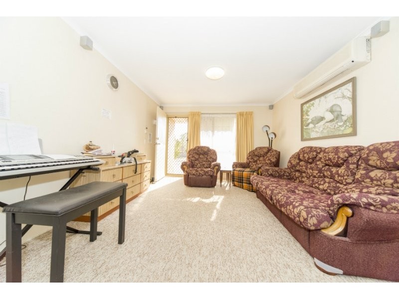 2/5 Galaxy Court, Labrador QLD 4215