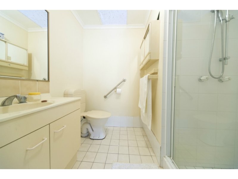 2/5 Galaxy Court, Labrador QLD 4215