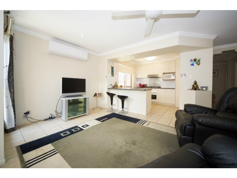 1/7 Middle Street, Labrador QLD 4215