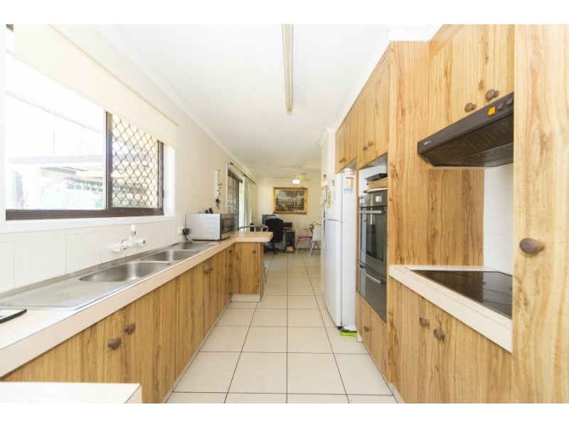 53 Woomera Crescent, Southport QLD 4215