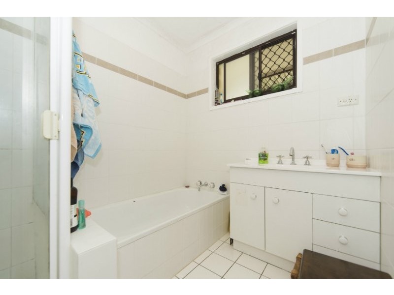 53 Woomera Crescent, Southport QLD 4215