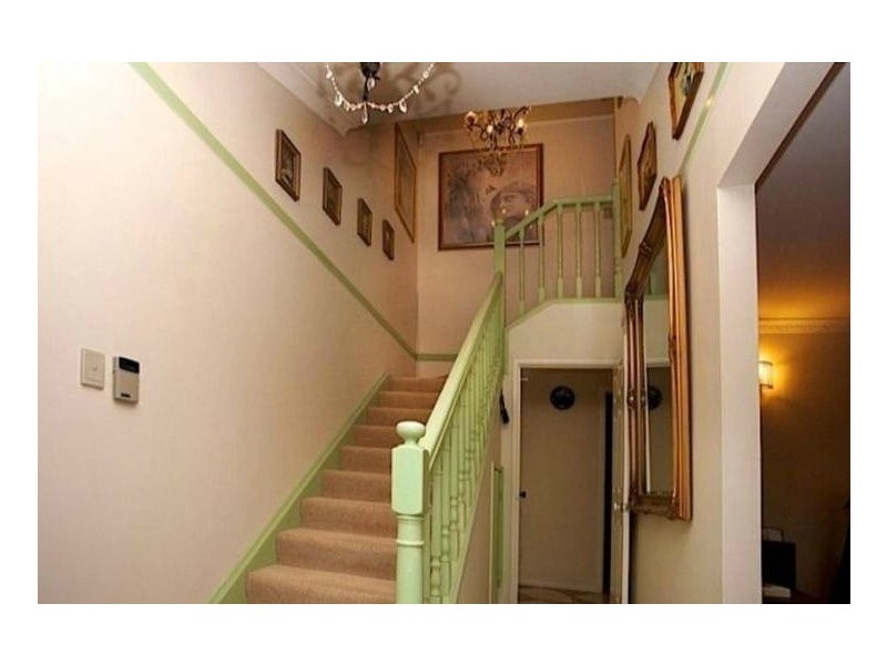 17 Carrumbella Drive, Arundel QLD 4214