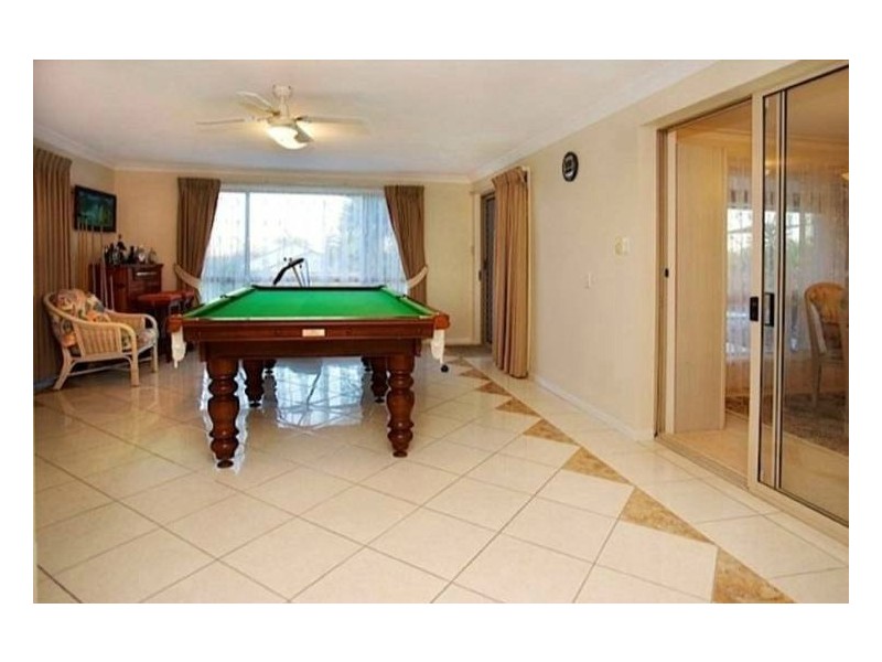 17 Carrumbella Drive, Arundel QLD 4214