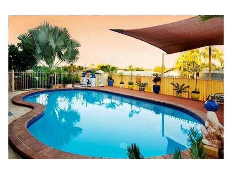 17 Carrumbella Drive, Arundel QLD 4214