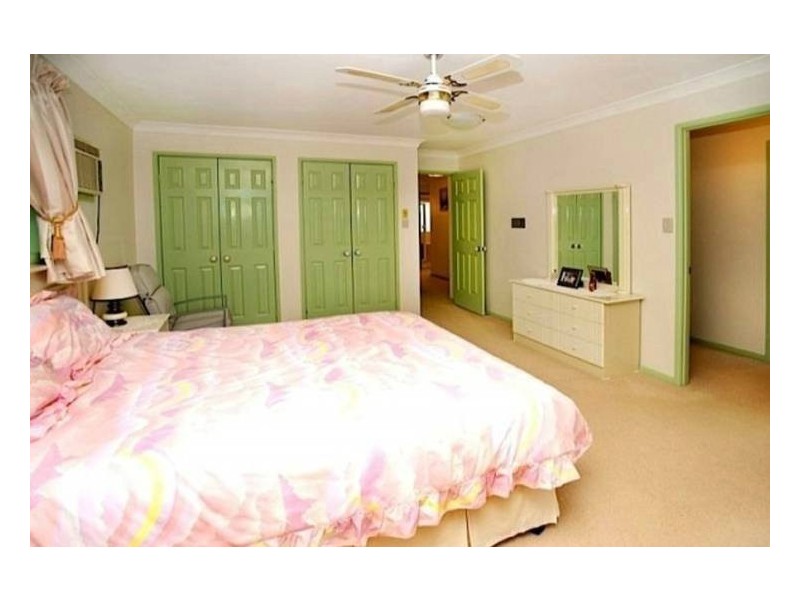 17 Carrumbella Drive, Arundel QLD 4214