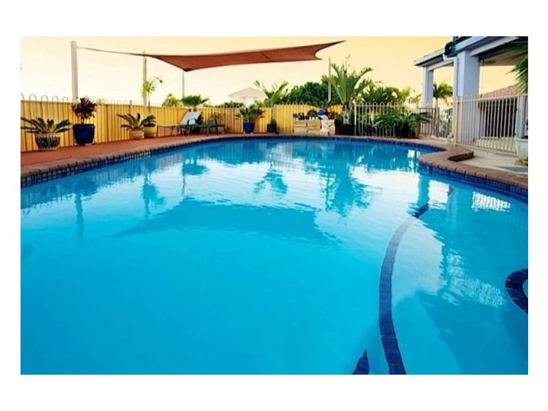 17 Carrumbella Drive, Arundel QLD 4214