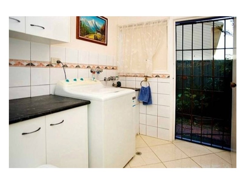 17 Carrumbella Drive, Arundel QLD 4214