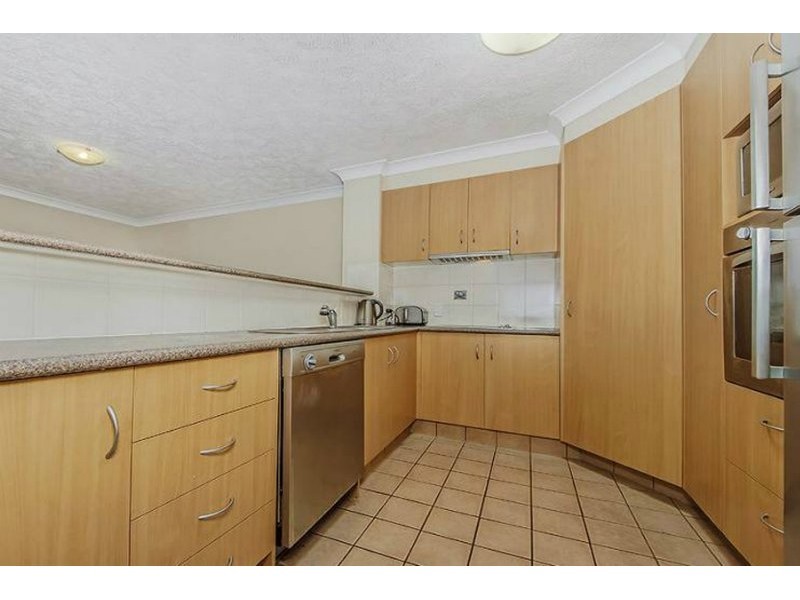 30/16 Sykes Court, Southport QLD 4215