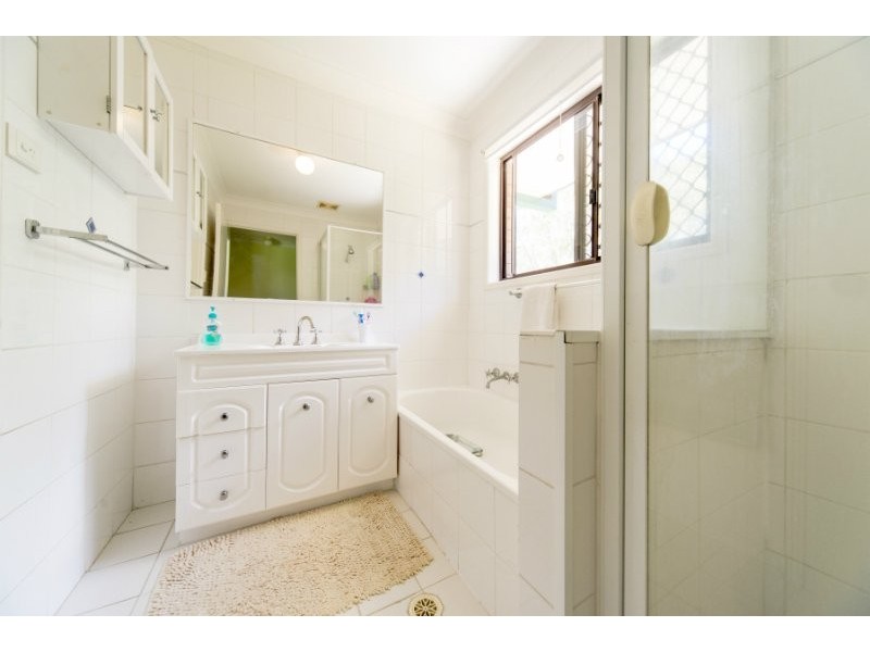 1/14 Burwood Court, Labrador QLD 4215