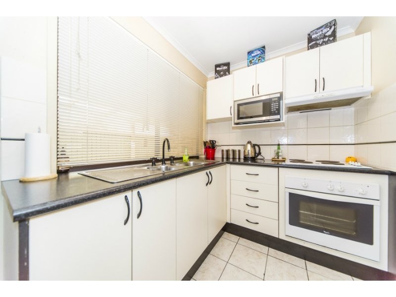 1/12 Stephenson Street, Labrador QLD 4215