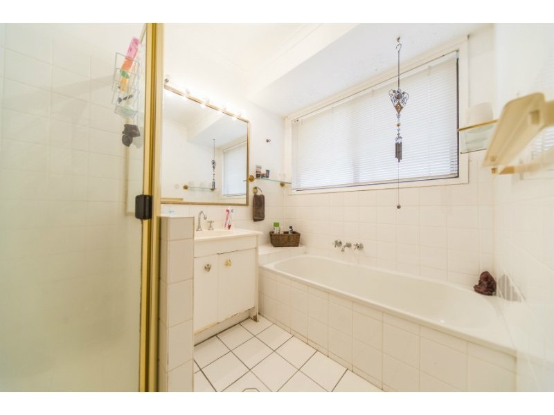 1/12 Stephenson Street, Labrador QLD 4215