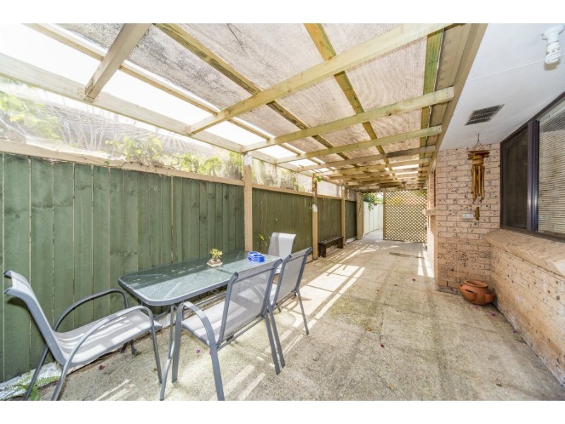 1/12 Stephenson Street, Labrador QLD 4215