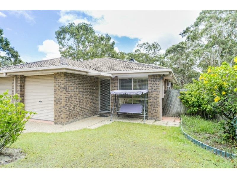 2/4 Nina Parade, Arundel QLD 4214