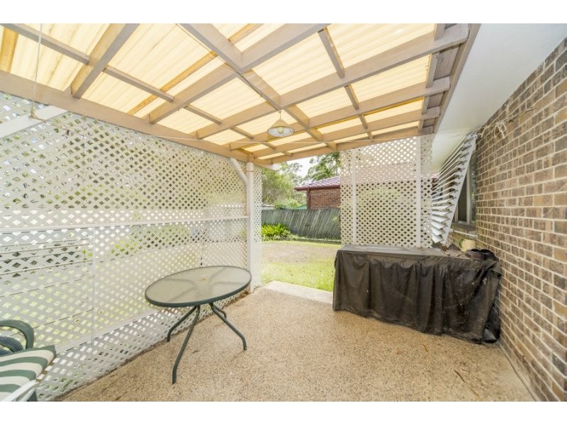 2/4 Nina Parade, Arundel QLD 4214