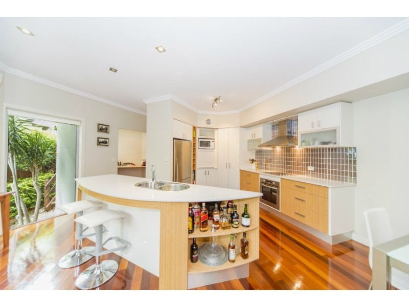 2/20 Billington Street, Labrador QLD 4215