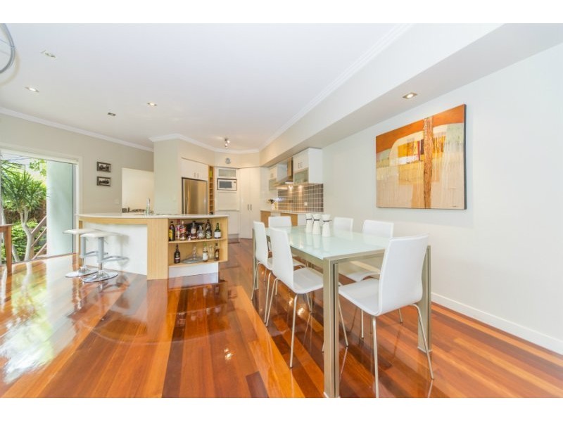 2/20 Billington Street, Labrador QLD 4215