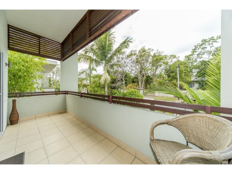 2/20 Billington Street, Labrador QLD 4215