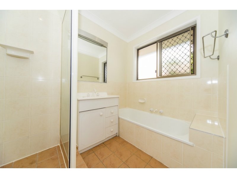 1/8 Jean Street, Labrador QLD 4215