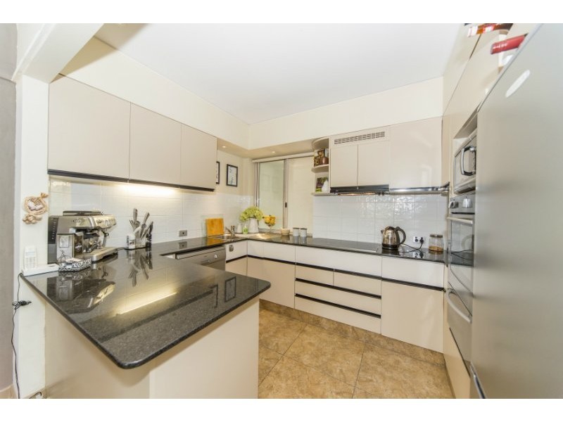 14/76 Chichester Drive, Arundel QLD 4214