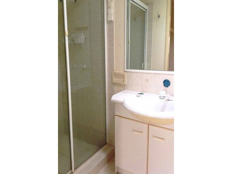 7/2 Brown Street, Labrador QLD 4215