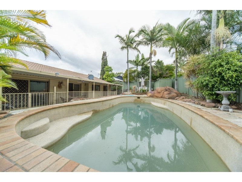 22 Footscray Court, Arundel QLD 4214