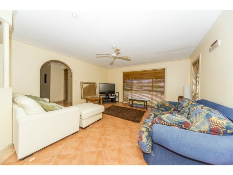 22 Footscray Court, Arundel QLD 4214