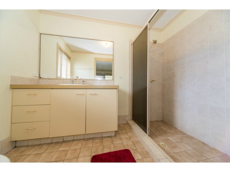 22 Footscray Court, Arundel QLD 4214