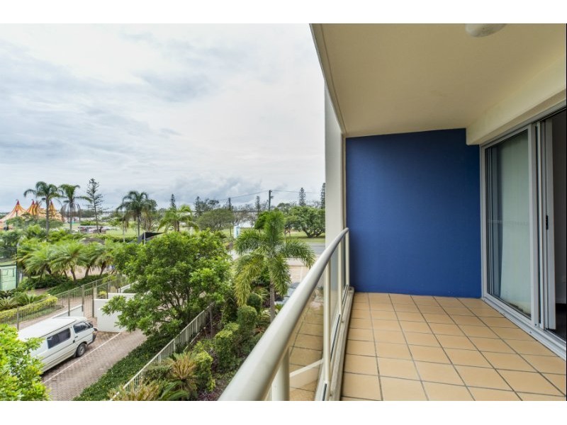 37/106 Marine Parade, Southport QLD 4215