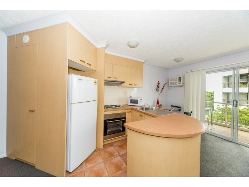 37/106 Marine Parade, Southport QLD 4215