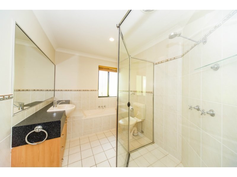 4/68 Broad Street, Labrador QLD 4215