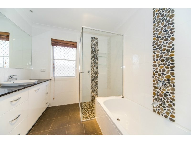 48 Allied Drive, Arundel QLD 4214