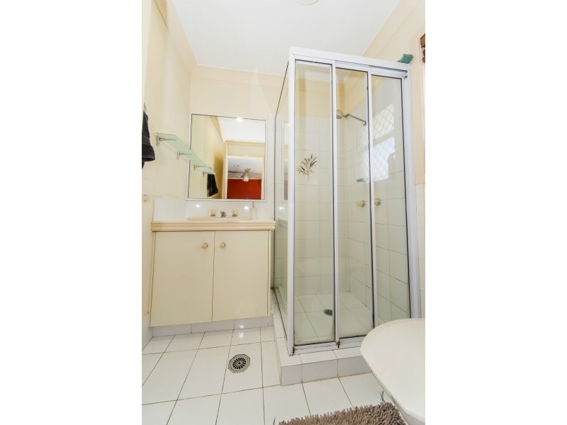 48 Allied Drive, Arundel QLD 4214