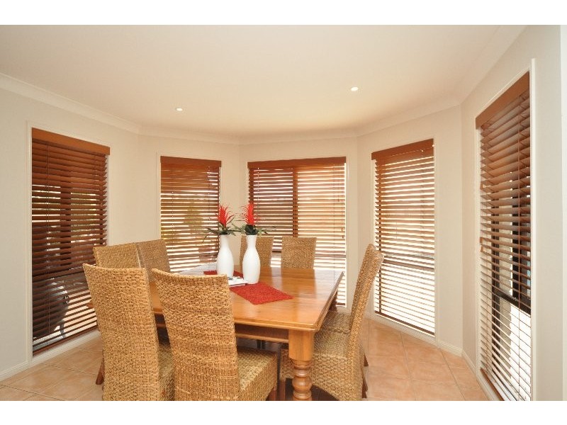 16 Tanzen Drive, Arundel QLD 4214