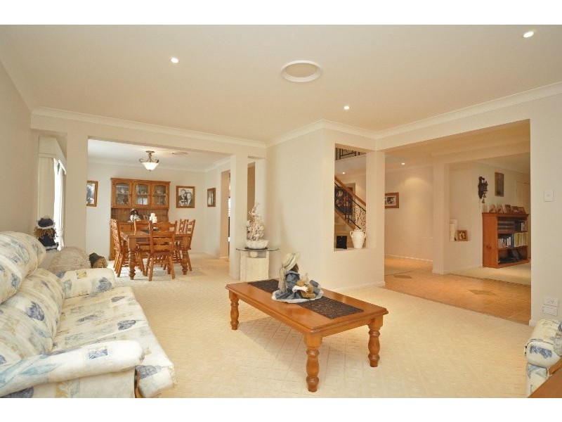 16 Tanzen Drive, Arundel QLD 4214